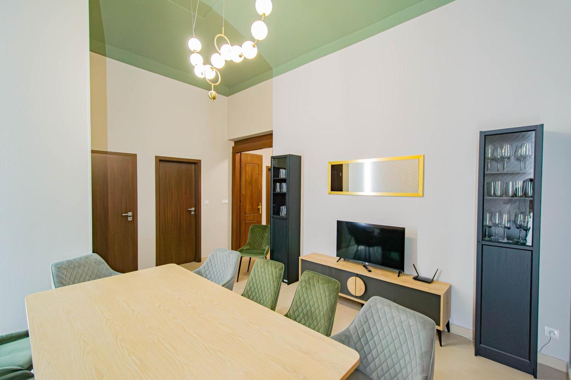 Magnificent With Sauna And Billiards *